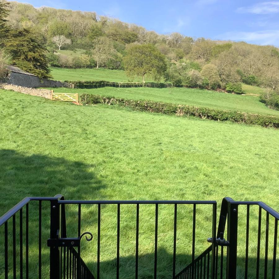 Hayloft Villa Cheddar Exterior photo
